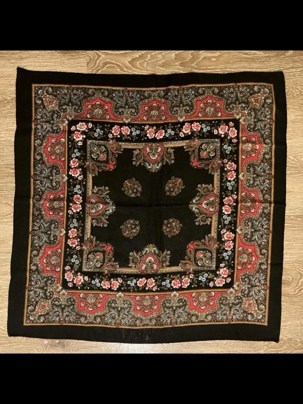 Gientex Womens Vintage Acrylic Square Floral Paisley Scarf 29